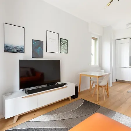 Apartment Cimiano M2 Balcony