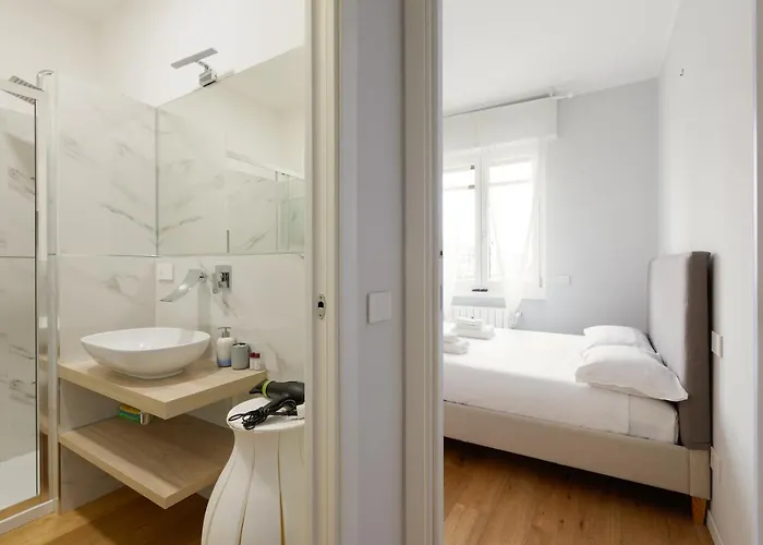 Guesthost - Cimiano M2 Balcony Apartment *