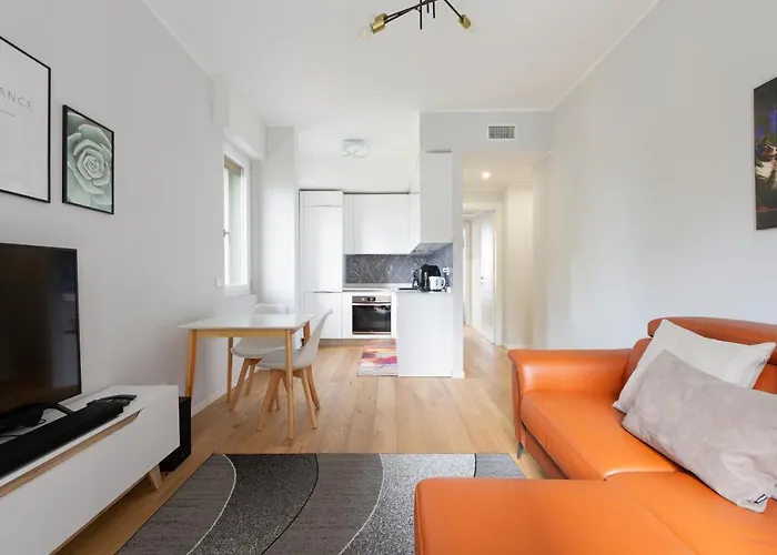Guesthost - Cimiano M2 Balcony Apartment *