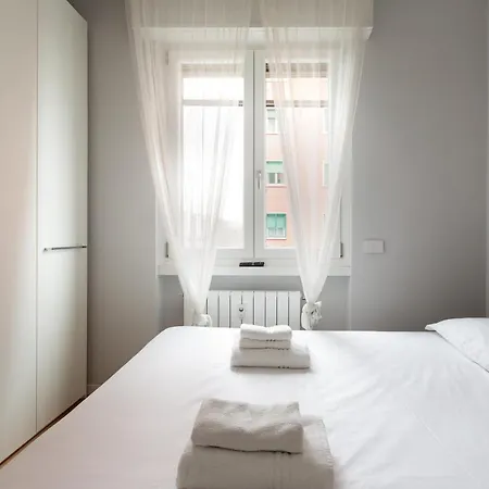 Guesthost - Cimiano M2 Balcony شقة